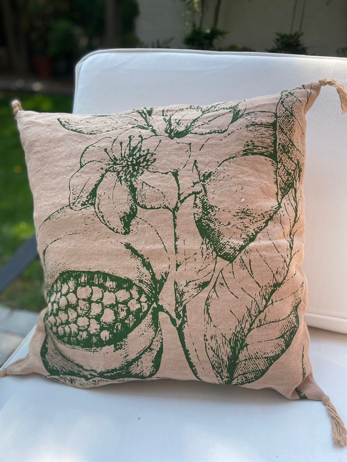 Cojín de lino barquillo fruta 50x50